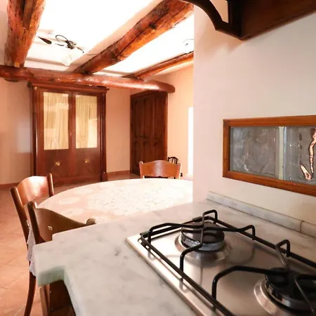 Les Jeux Sont Faits Νάπολη